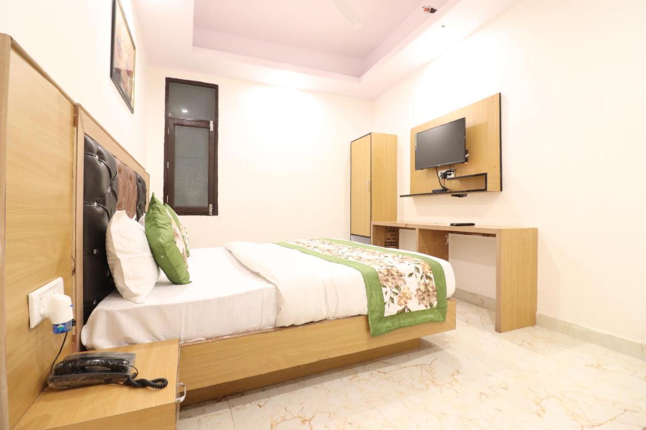 Hotel Hari International - Noida Sector 11 Exterior photo