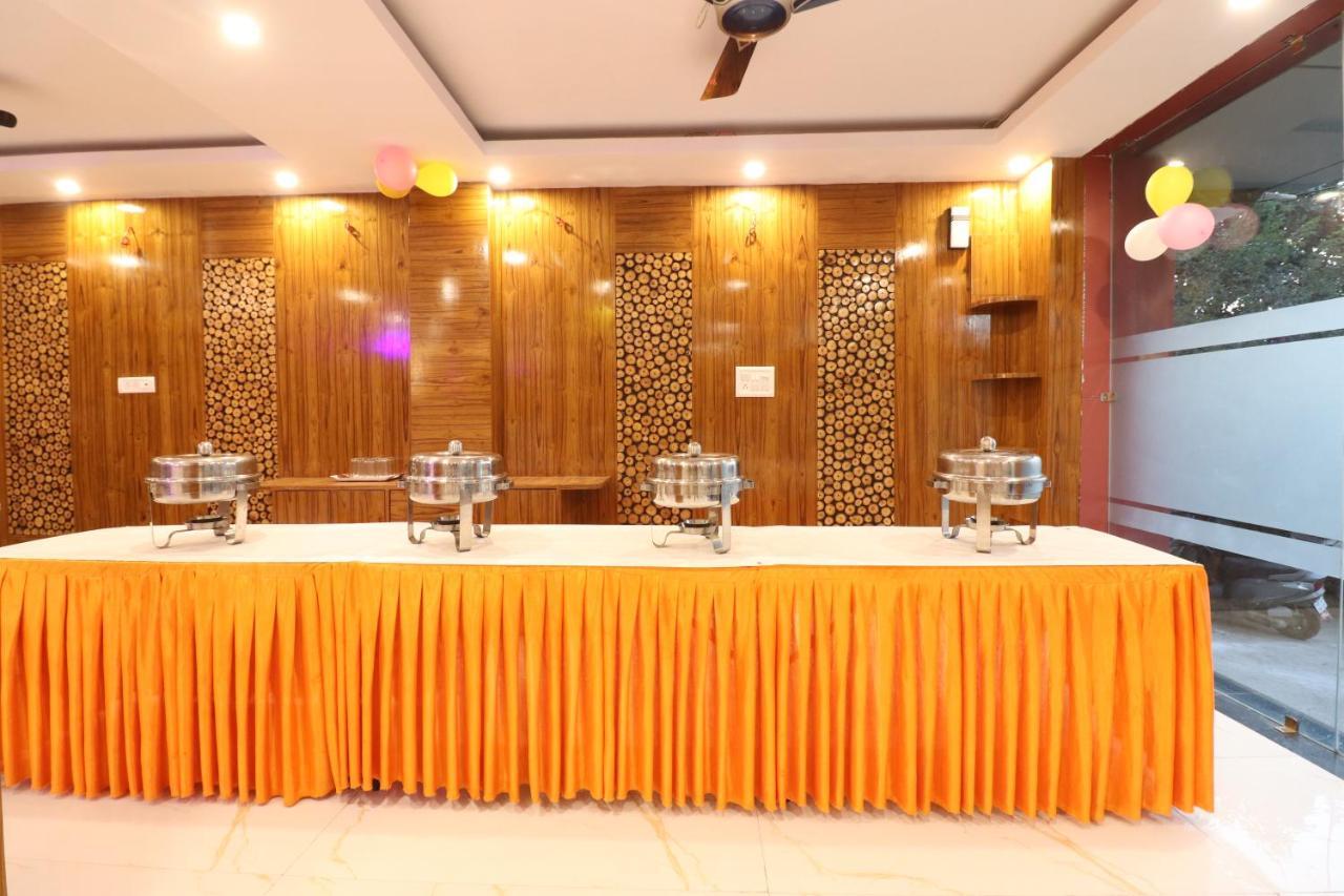 Hotel Hari International - Noida Sector 11 Exterior photo