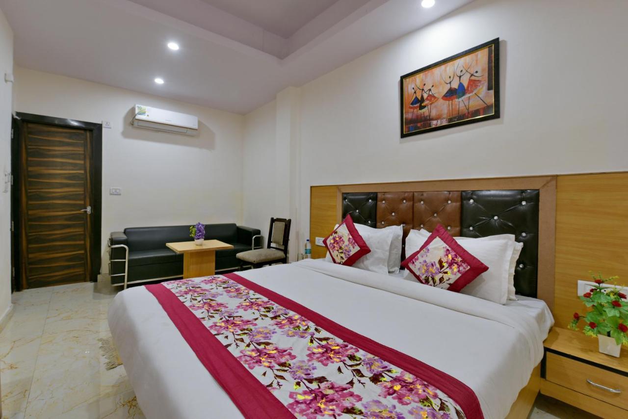 Hotel Hari International - Noida Sector 11 Exterior photo