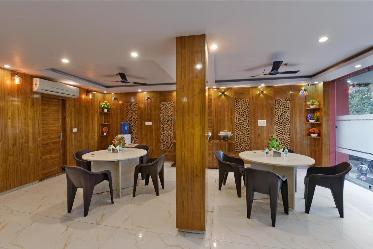 Hotel Hari International - Noida Sector 11 Exterior photo
